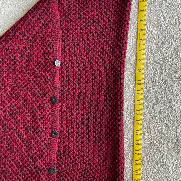 Bench 7-way knit wrap shrug poncho shawl scarlet red yoga scarf w/ black buttons - Picture 8 of 9